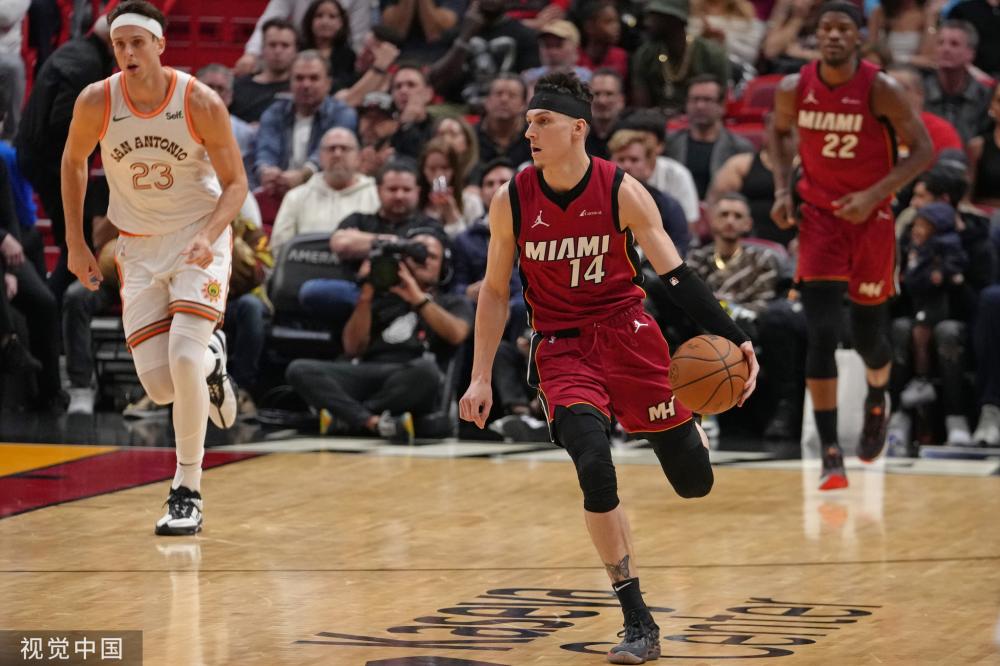 琼斯与余嘉 琼斯与余嘉